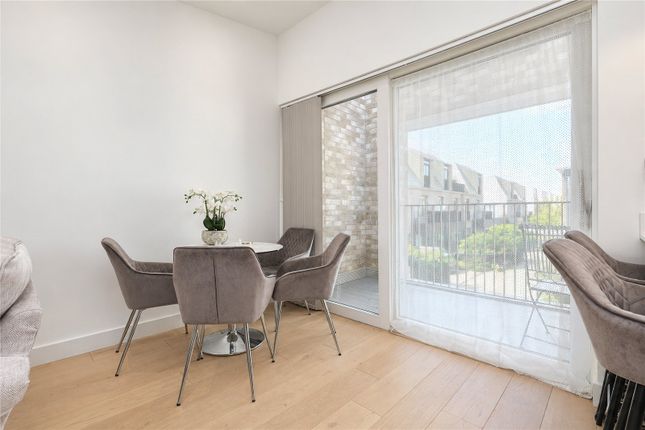 10, Walton Way, Cambridgeshire photo 4