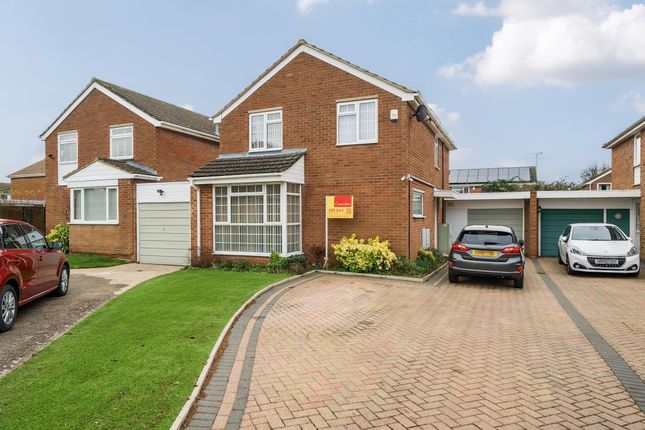 Link-detached house for sale in Champs Close, Abingdon
