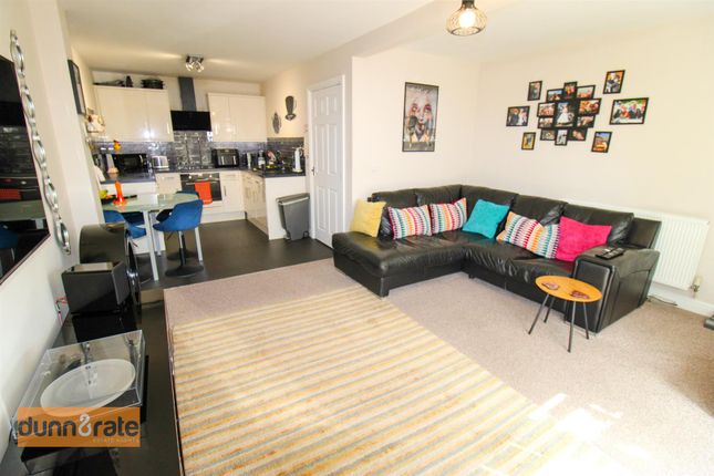 29, Botham Grove, Stoke-On-Trent photo 4