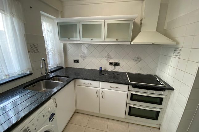 105, Highmead Road, Cardiff photo 3