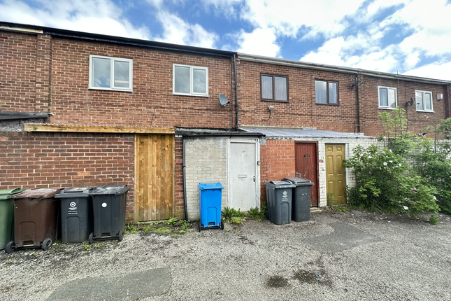 Flat to rent in Alder Road, Failsworth, Manchester