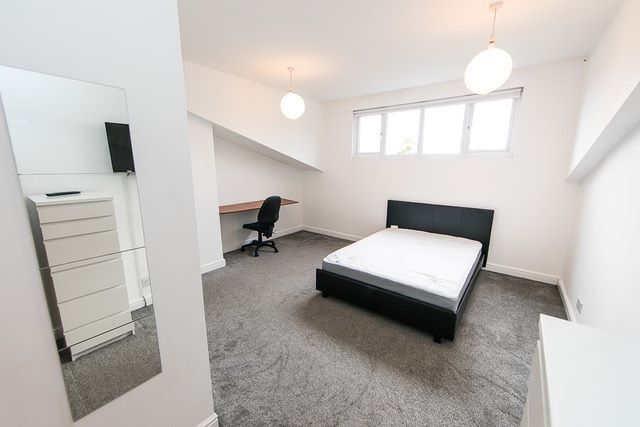 62, Richmond Mount, Leeds photo 2