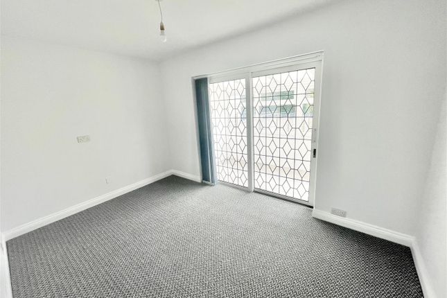 11, Lyndhurst Close, Plymouth photo 3