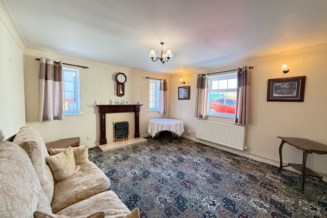 8, Stakesby Vale Court, Whitby photo 2