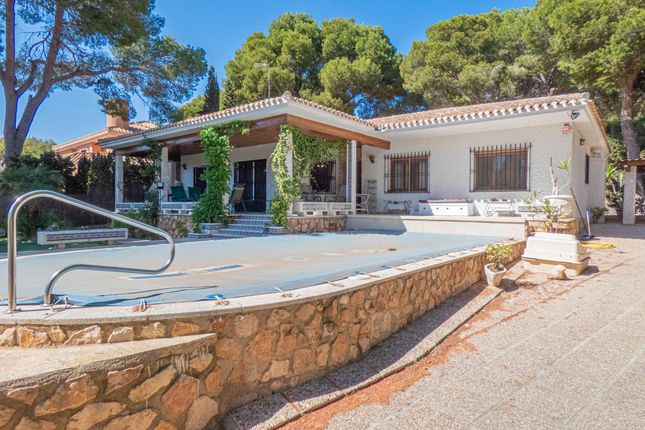 Thumbnail Villa for sale in Dehesa De Campoamor, Dehesa De Campoamor, Alicante, Spain