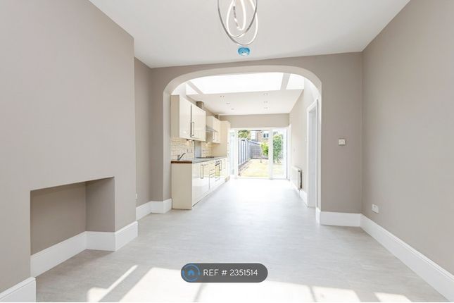 Living Room / Kitchen