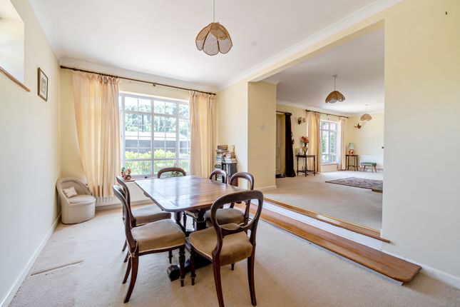 Hunters Lodge, Gracious Street, Selborne photo 4