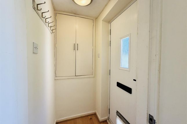 1, Bassett Close, Selby photo 2