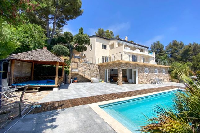 Villa for sale in Le Lavandou, Provence Coast (Cassis To Cavalaire), Provence - Var