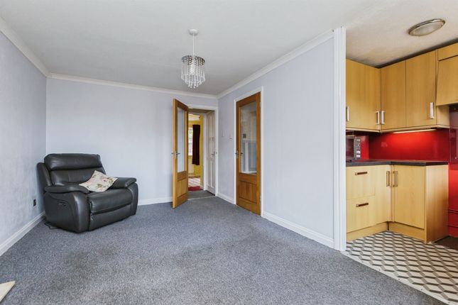 28, Butler Close, Leicester photo 3