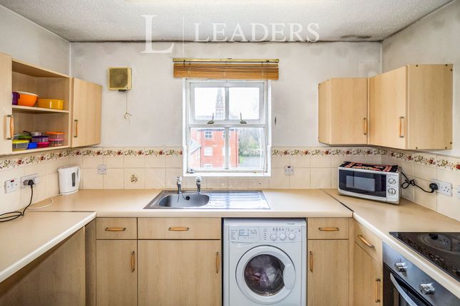12, Yew Tree Court, Leamington Spa photo 4