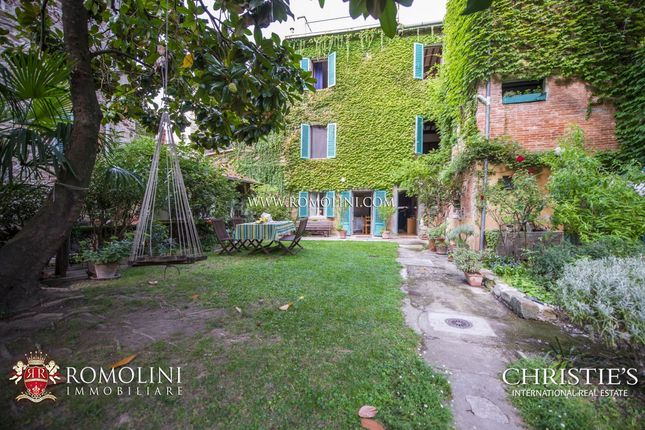 Thumbnail Town house for sale in Sansepolcro, Tuscany, Italy