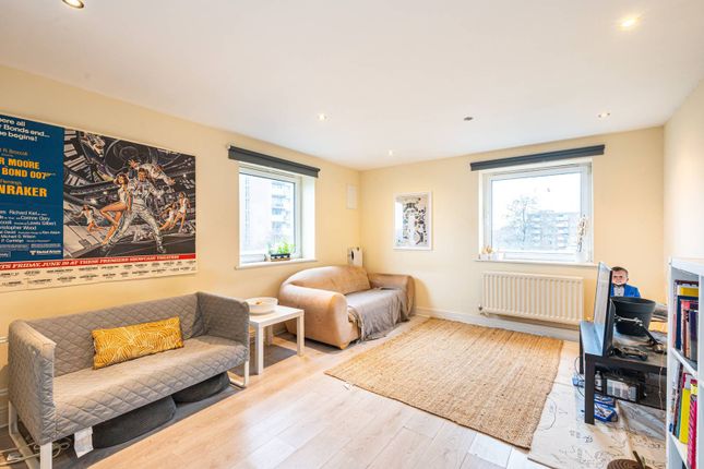 Thumbnail Flat for sale in Wards Wharf Approach, Docklands, London