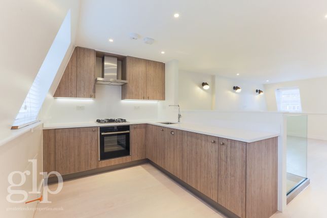 11A  Flat 3, Gerrard Street, London photo 4