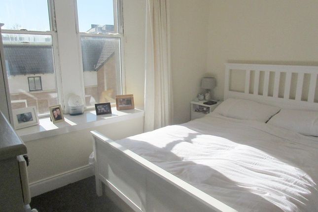 Thumbnail Flat to rent in Benvie Road, Dundee