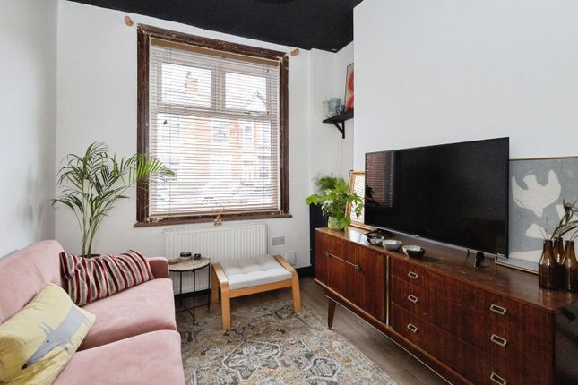 29, Horton Road, Greater Manchester photo 2