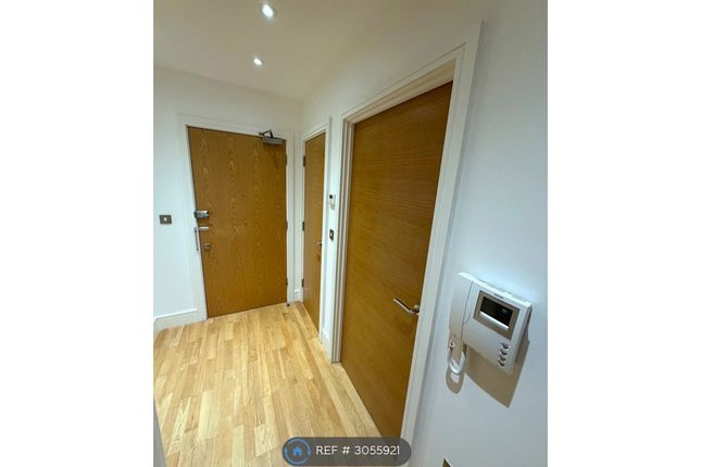 Flat, Burlington House Swanfield Road, Waltham Cross photo 3