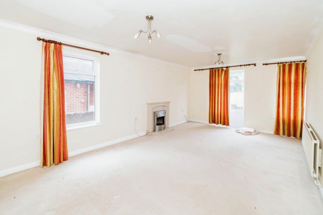 Flat for sale in Princes Crescent, Lyndhurst, Hampshire