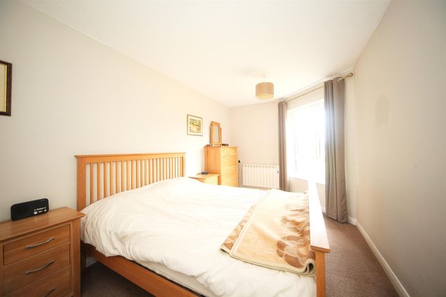 Flat for sale in French Weir Close, Taunton
