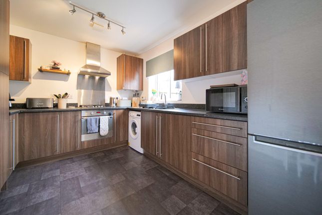 72, Skylark Road, Melksham photo 4