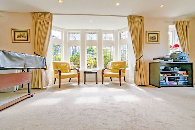 Flat for sale in Overnhill Road, William Court Overnhill Road