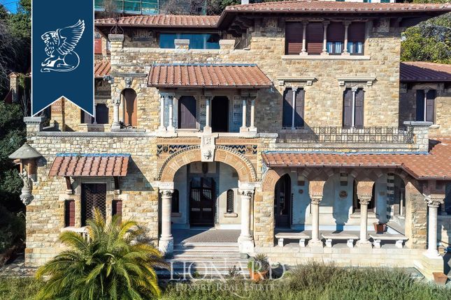 Thumbnail Villa for sale in Genova, Genova, Liguria