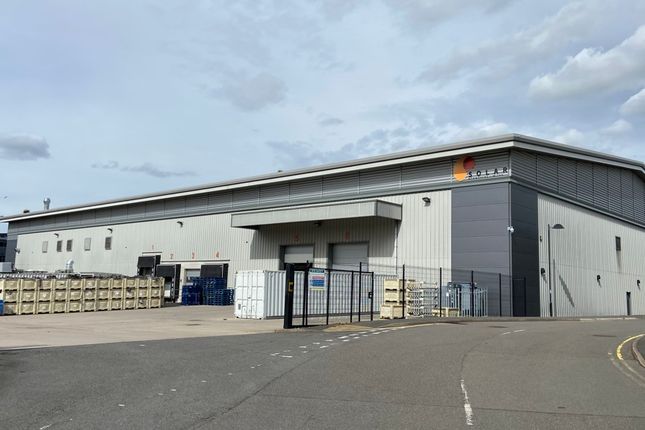 Warehouse to let in Tamworth