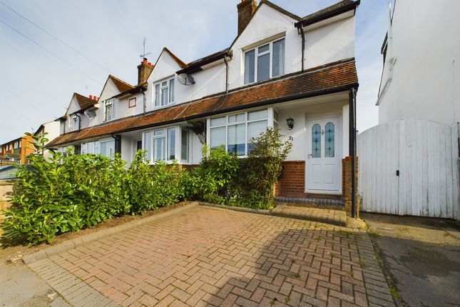 Thumbnail Semi-detached house to rent in Sycamore Road, Chalfont St. Giles