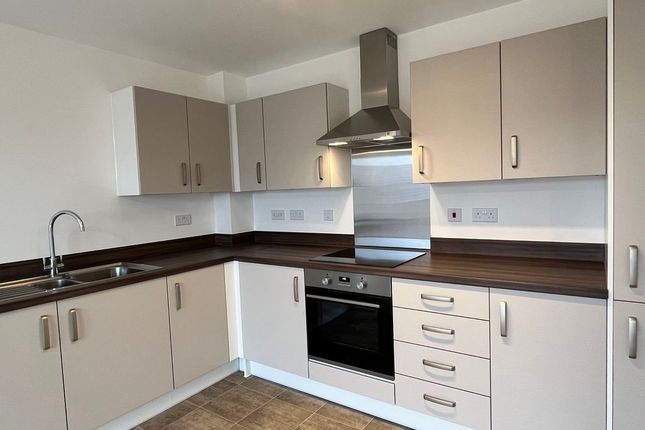 21 Patterson Drive, Harvest Hill, Maidenhead photo 2