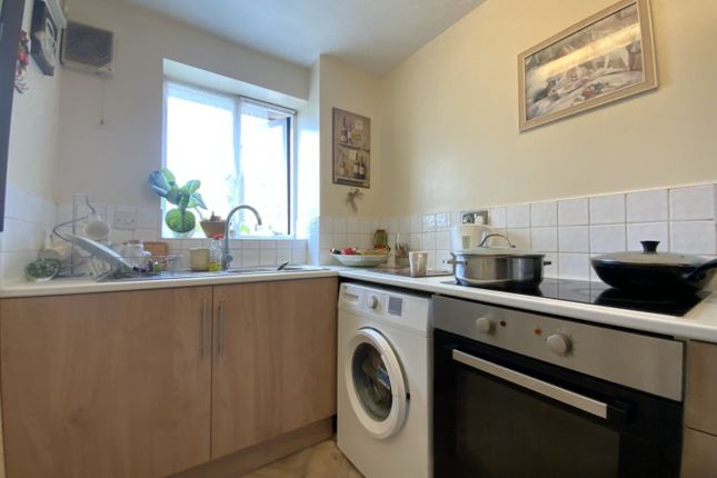 247, Danbury Crescent, South Ockendon photo 3