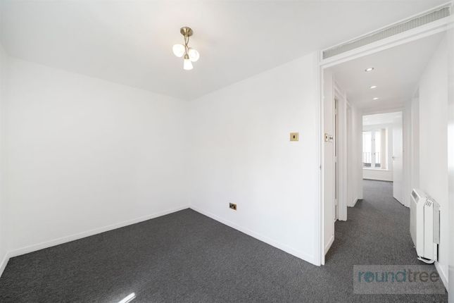 Flat, 122, Sovereign House, London photo 4
