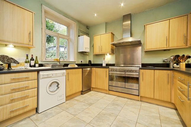 Leylands Terrace, Bradford photo 4