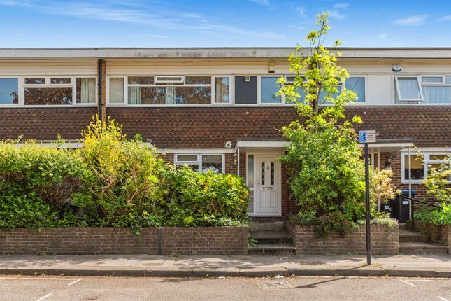 Terraced house for sale in Bracewood Gardens, Croydon