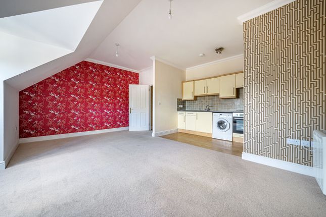 Flat 6, Jessop House,, Wey Hill, Haslemere photo 4