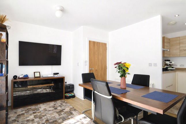 Flat 12, Beach House, 3, Sackett Road, Barking photo 4
