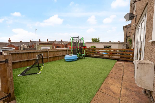 1 Lambert Close, Newport photo 4