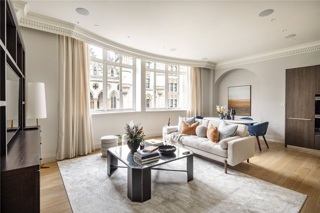 Flat for sale in Strand Chambers, Strand