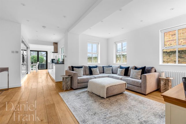 109, Queens Road, Buckhurst Hill photo 2