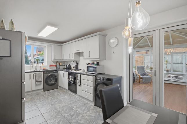 12, St. Chads Way, Chesterfield photo 3