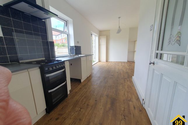 24, Milton Cresent, Bolton photo 4