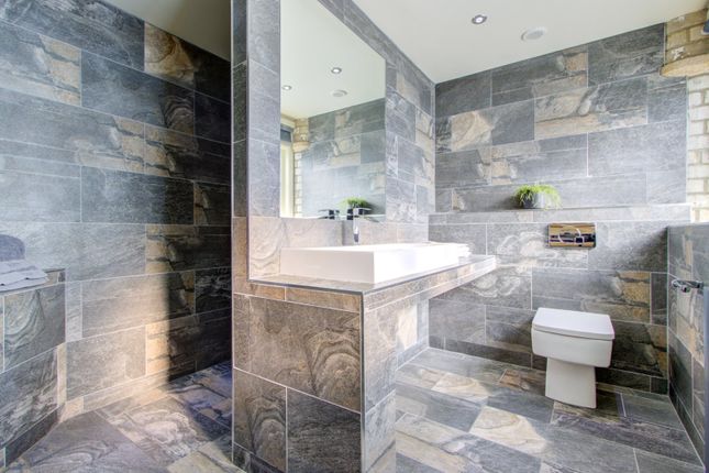 N. Wing Shower Room