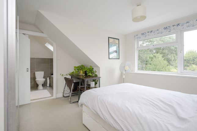 5, Draxmont Court, Wimbledon photo 3