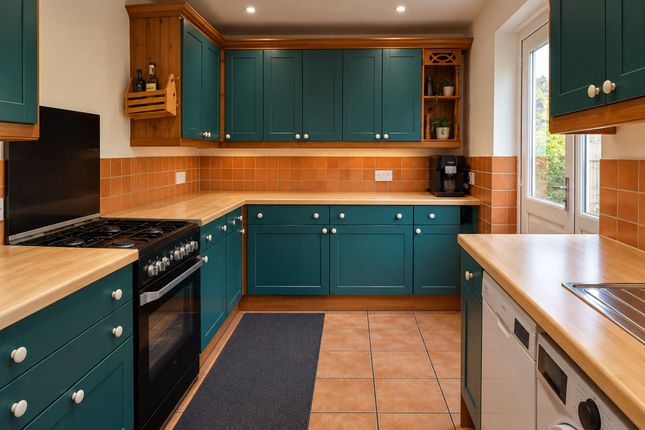 14 Great Road, Hemel Hempstead photo 2