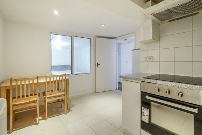 22d, Milkwood Road, London photo 4