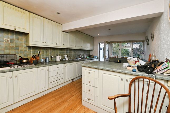 Croeso,, Wyatts Green Lane, Brentwood photo 4