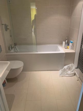 Flat to rent in Fox Street, Leicester