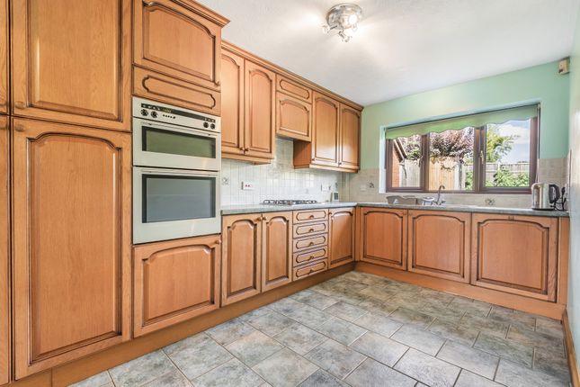 36, Clarence Court, Weavering photo 2