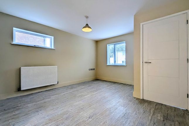 16, Forester Walk, Bordon photo 3