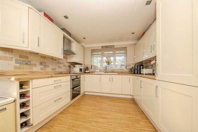 17, Dunthorpe Road, CLACTON-ON-SEA photo 4