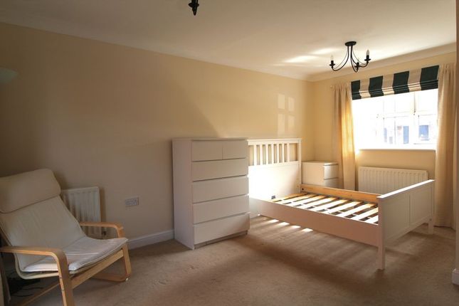 Thumbnail Room to rent in Kings Drive, Stoke Gifford, Bristol